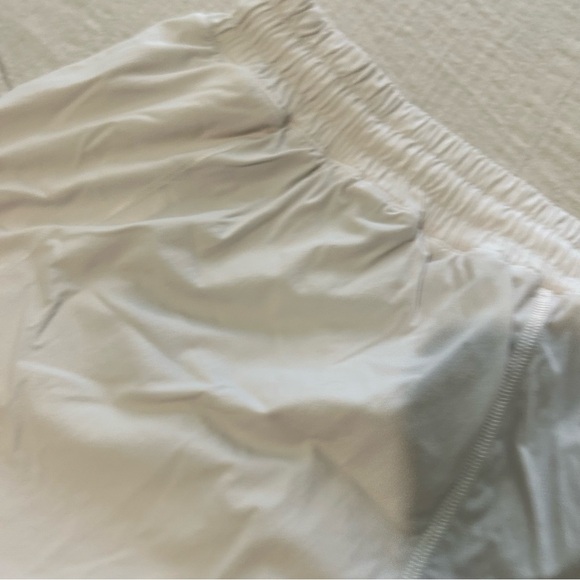 Lululemon Hotty Hot Low Rise Shorts 2.5 Inseam sz 14 - Picture 14 of 14